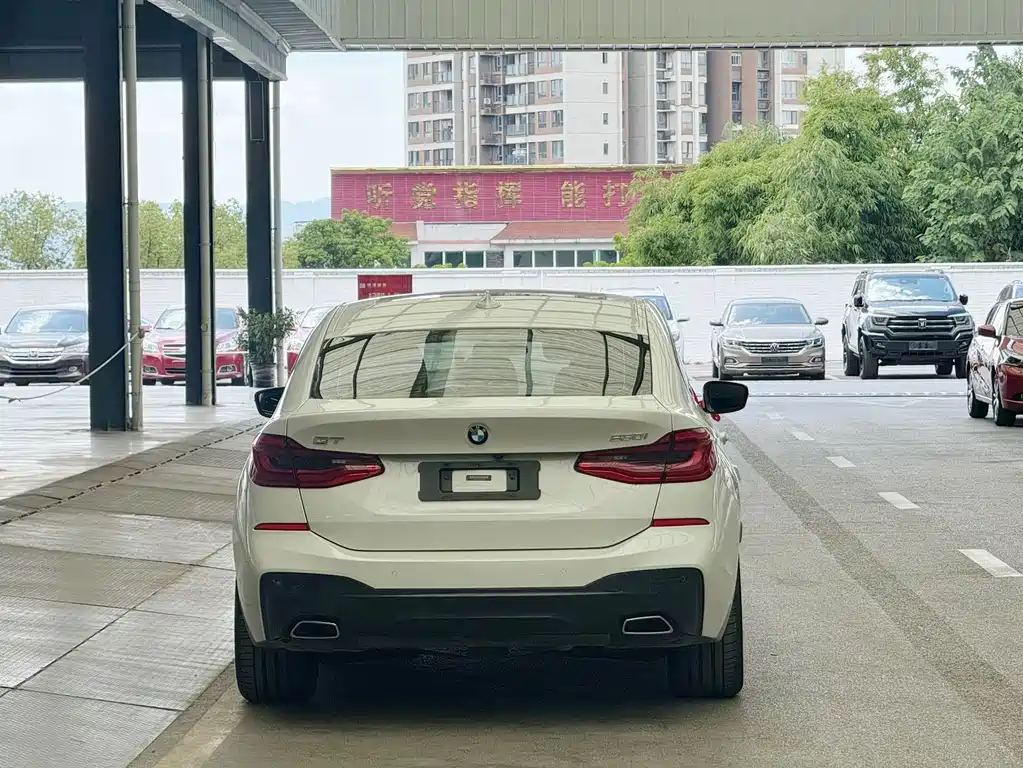 BMW 6 Series GT — фото 10