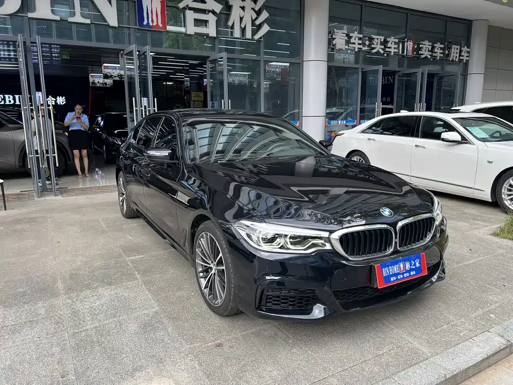 BMW 5 Series — фото 29