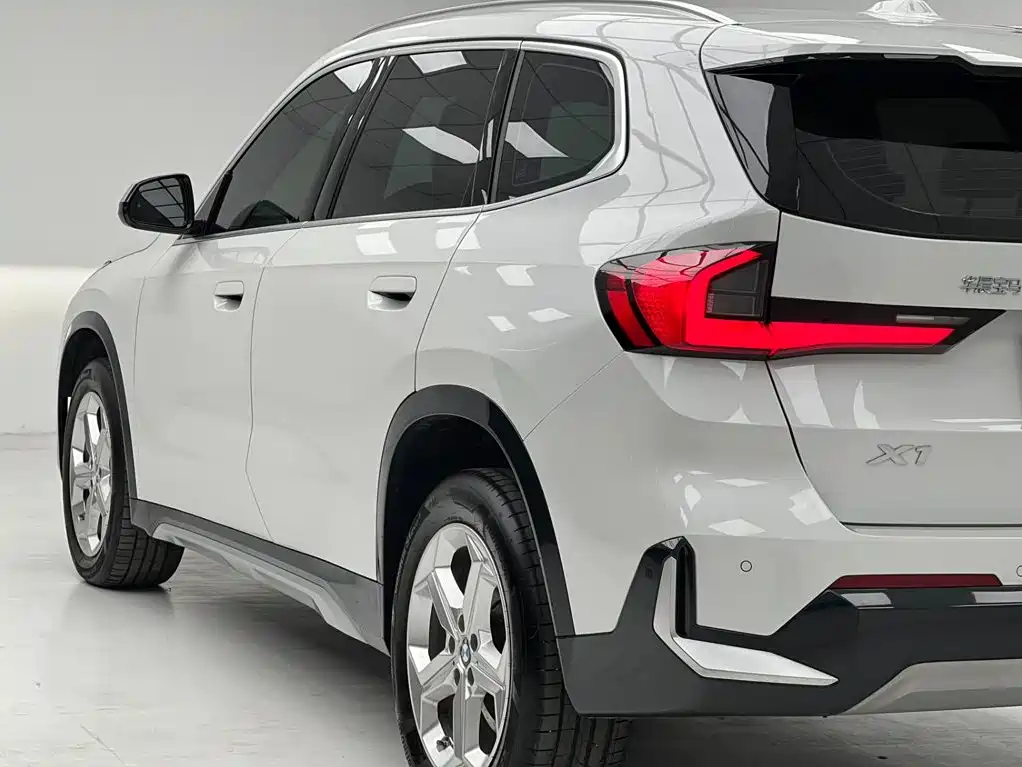 BMW X1 — фото 7