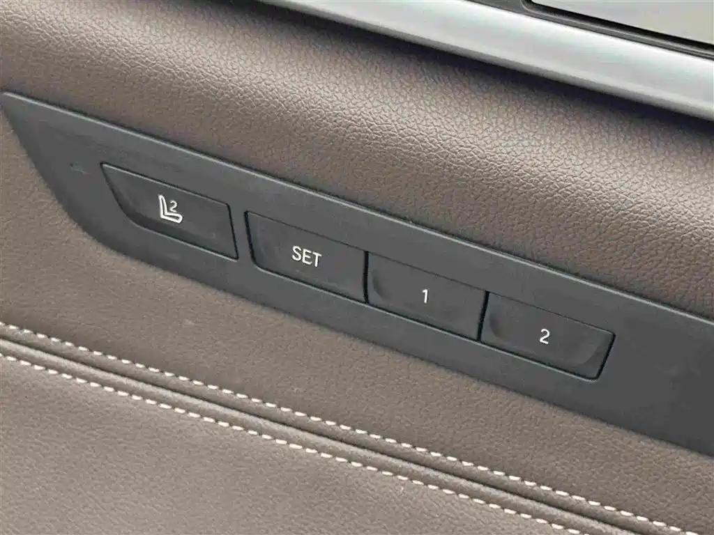 BMW 5 Series New Energy — фото 17
