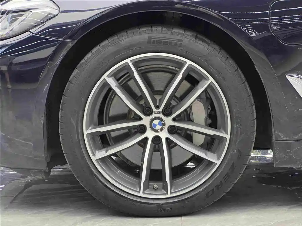 BMW 5 Series New Energy — фото 4