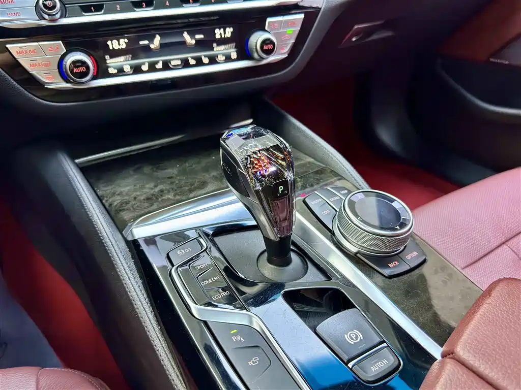 BMW 5 Series — фото 17