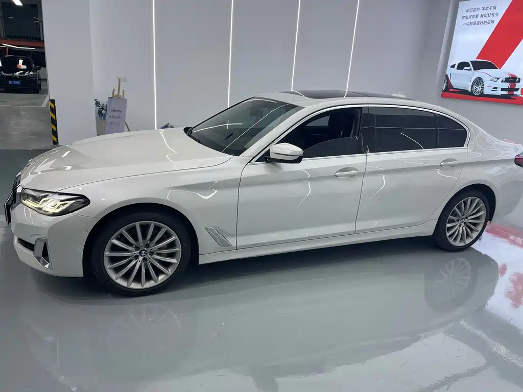 BMW 5 Series — фото 2