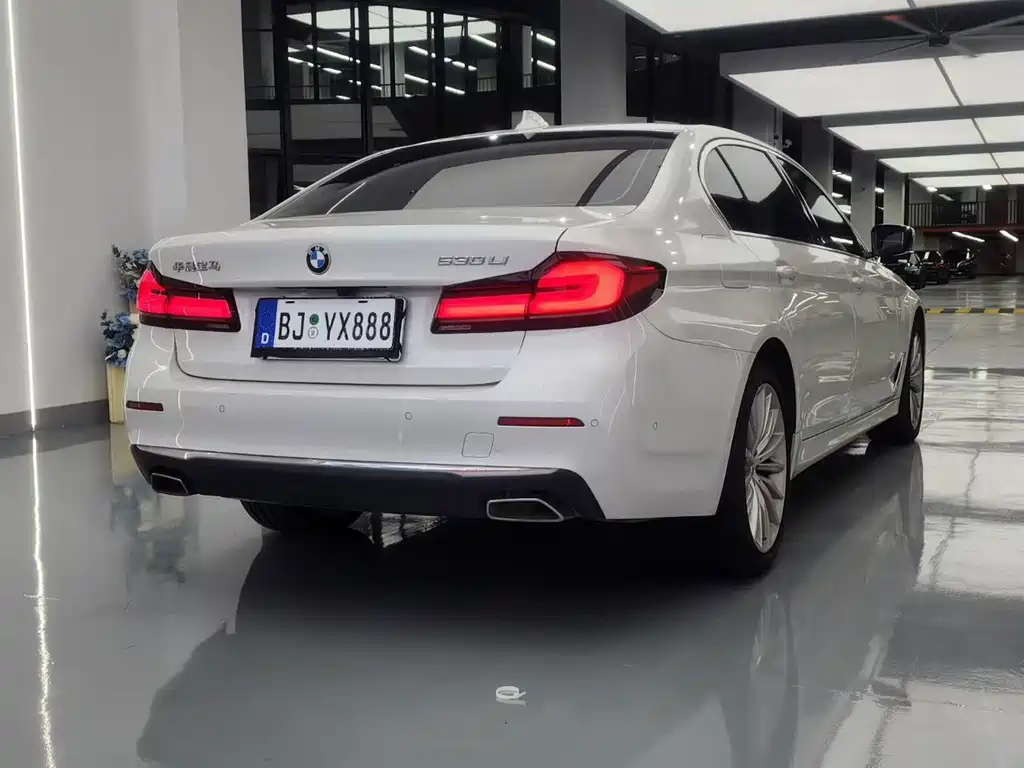 BMW 5 Series — фото 10