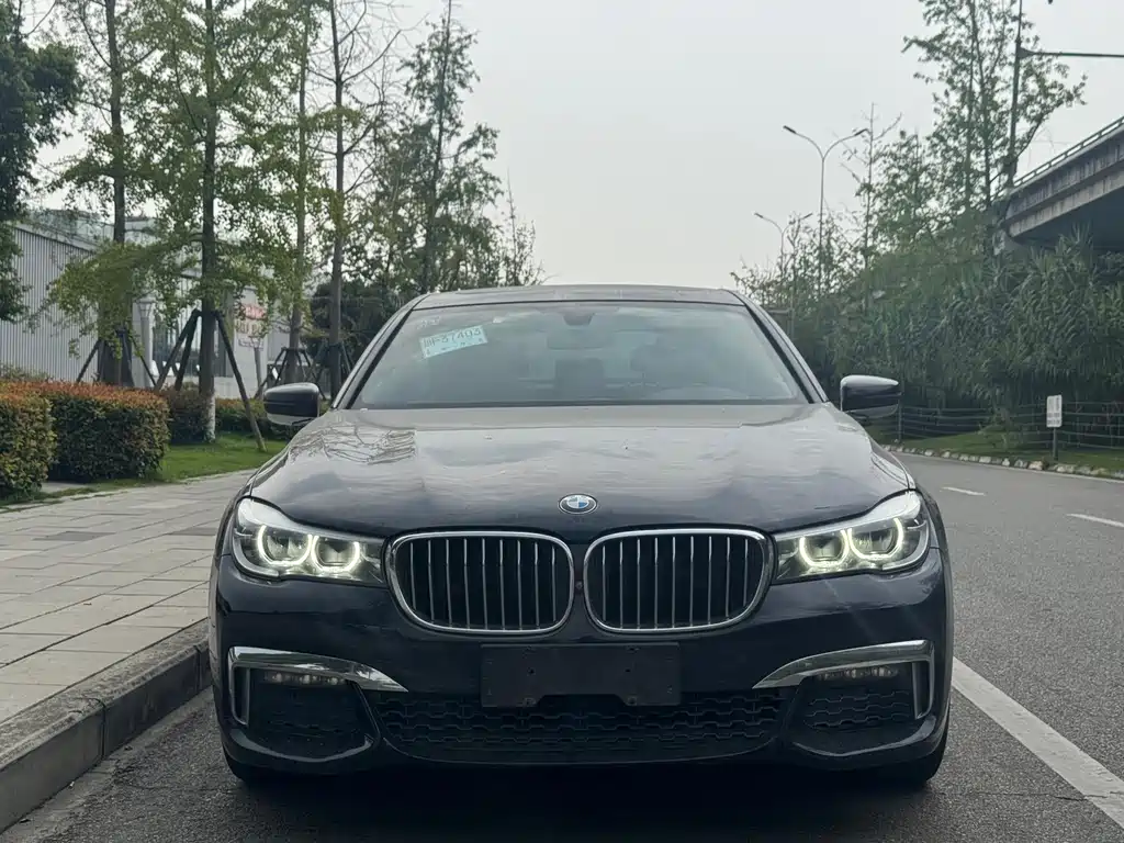 BMW 7 Series — фото 2