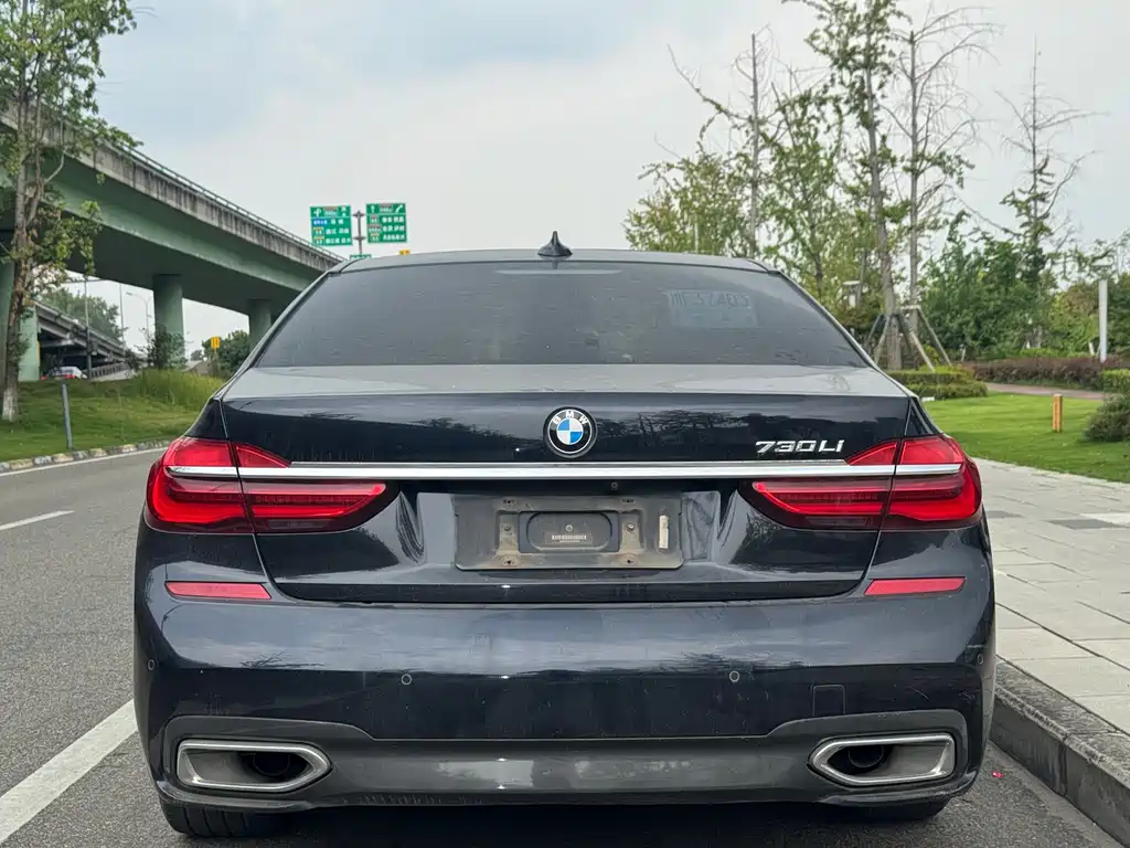 BMW 7 Series — фото 5