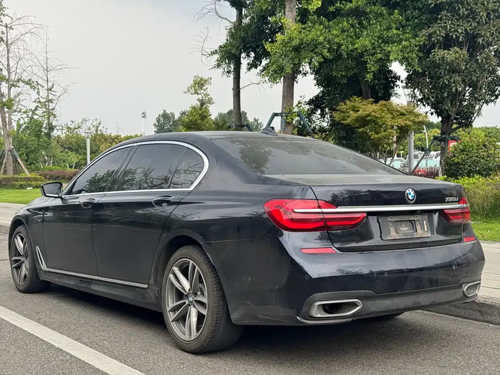 BMW 7 Series — фото 6