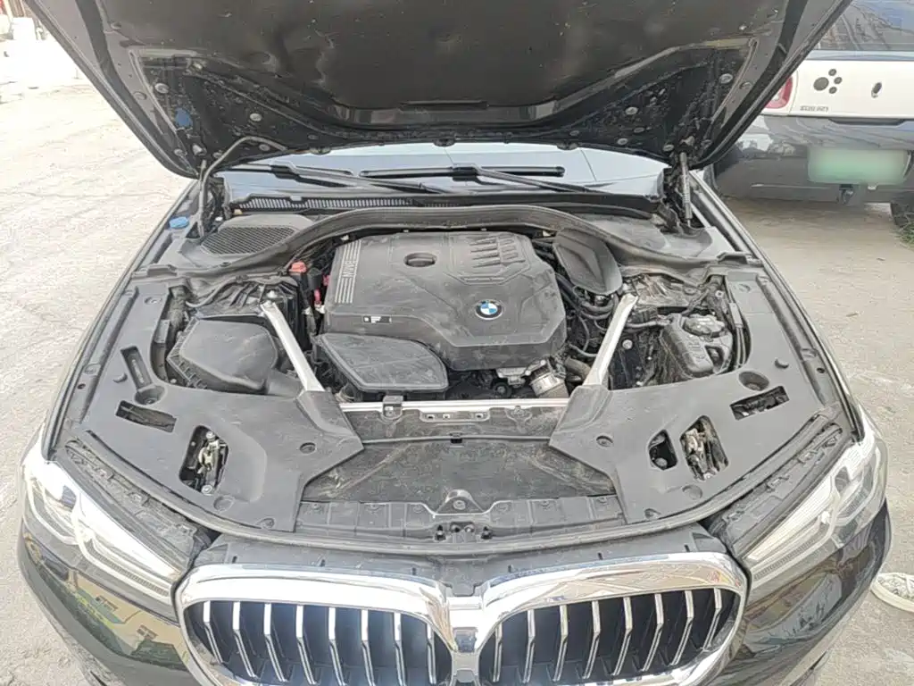BMW 5 Series — фото 20