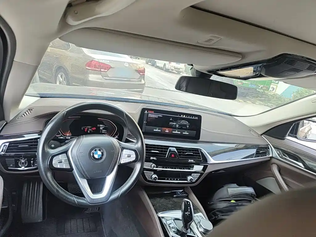 BMW 5 Series — фото 10