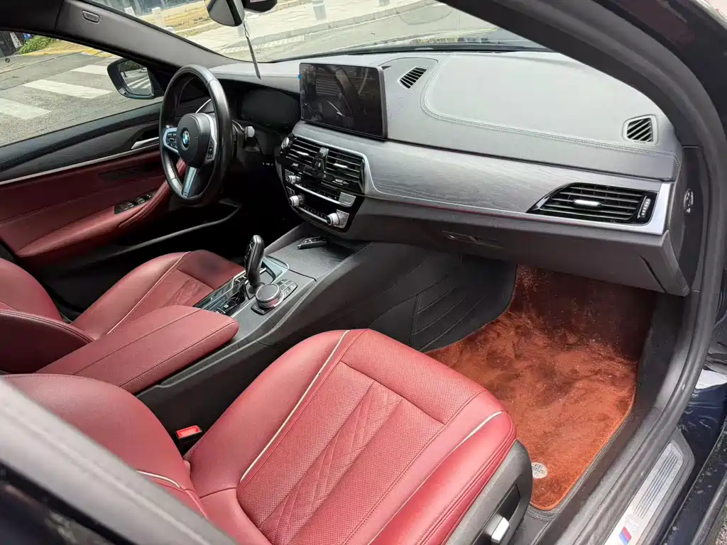BMW 5 Series — фото 10