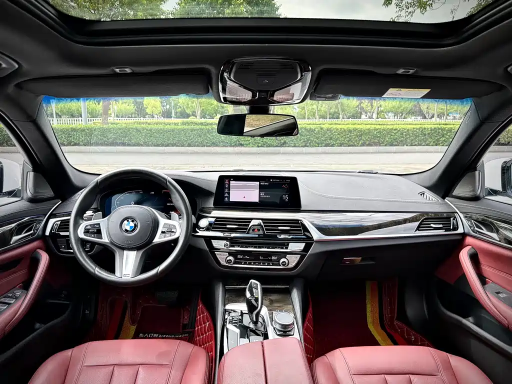 BMW 5 Series — фото 14