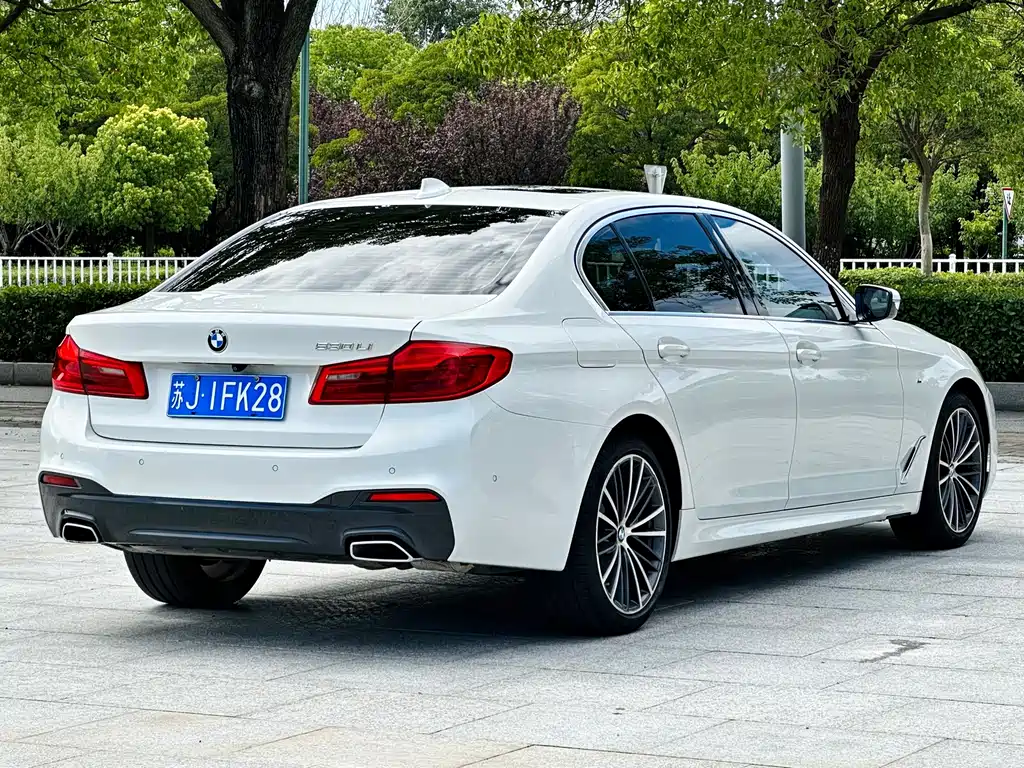BMW 5 Series — фото 4