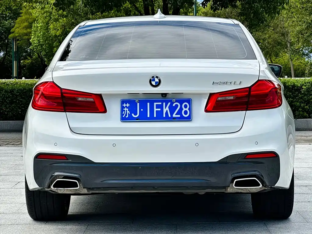 BMW 5 Series — фото 5
