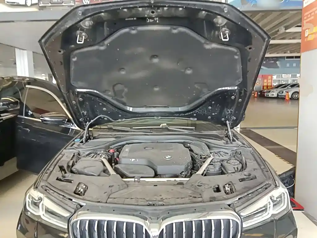 BMW 5 Series — фото 20