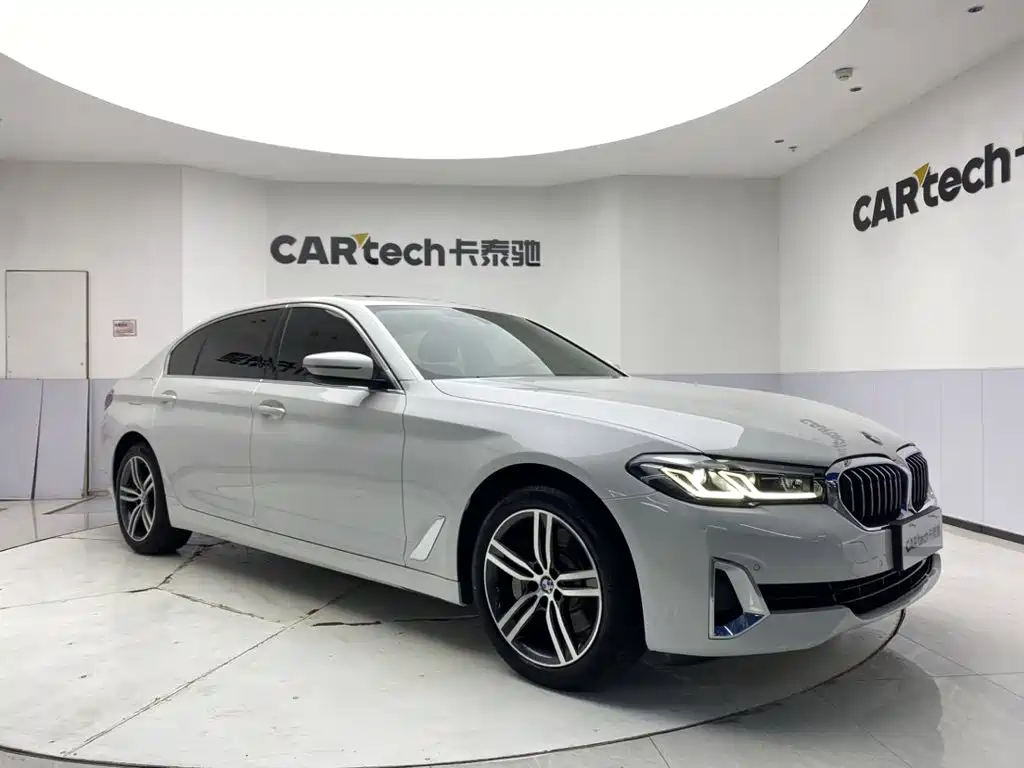 BMW 5 Series — фото 2