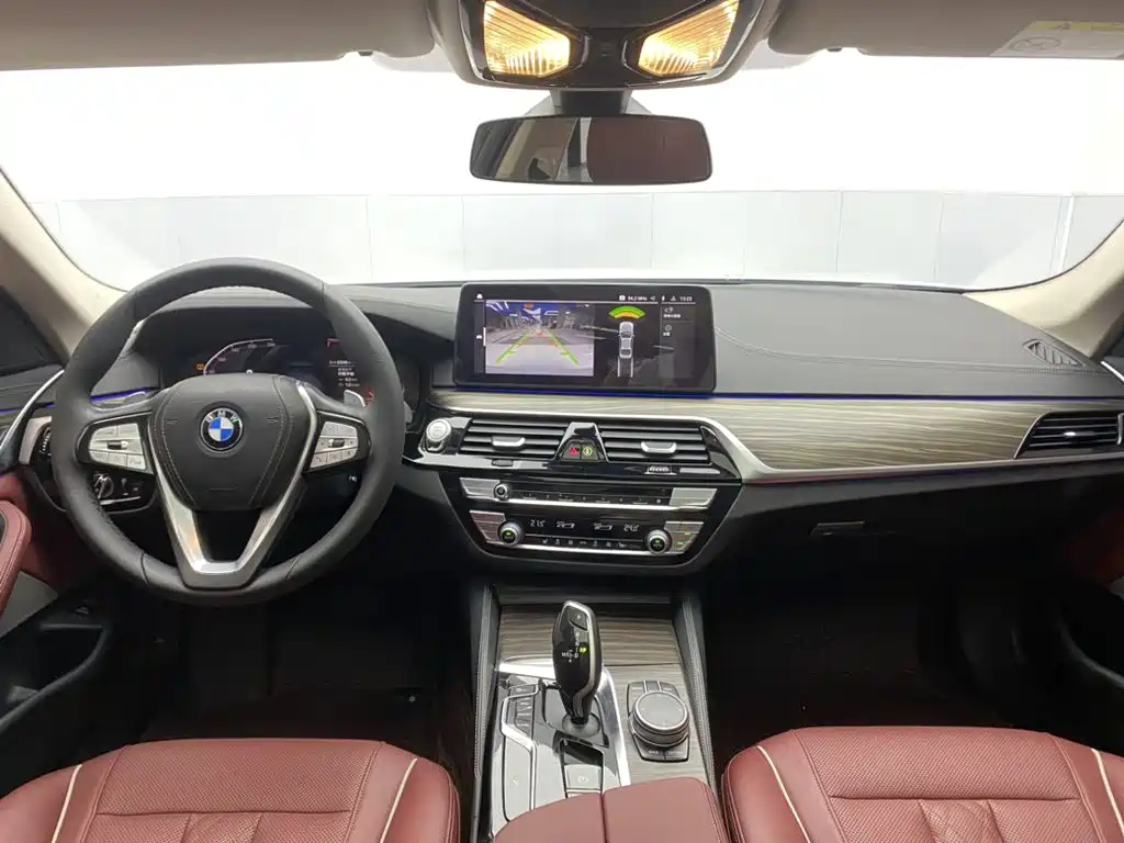 BMW 5 Series — фото 13