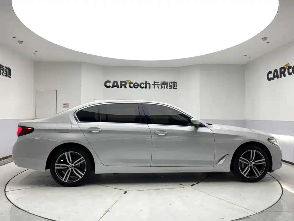 BMW 5 Series — фото 4