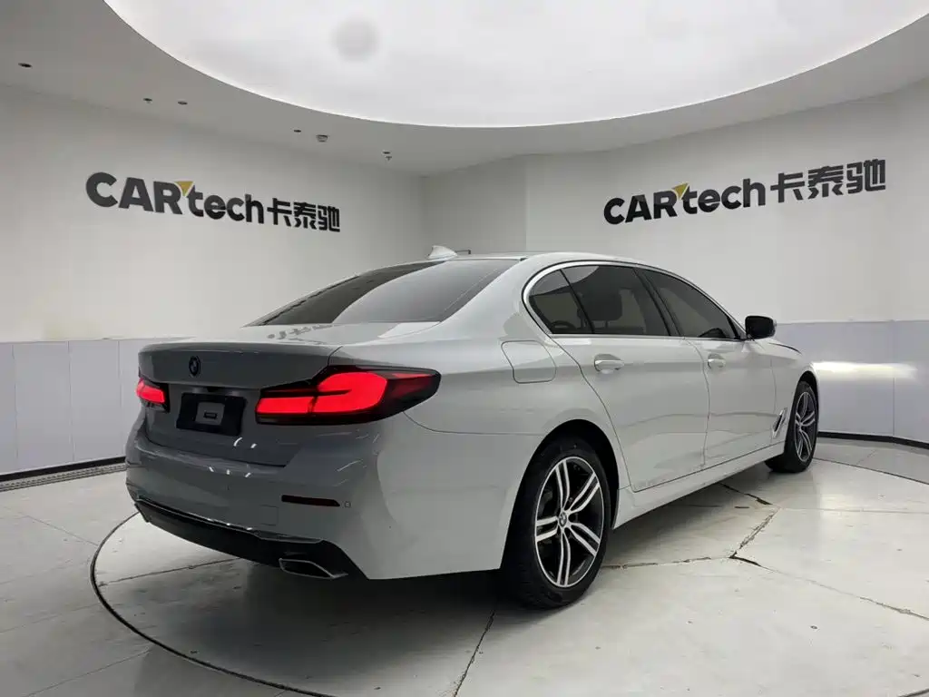 BMW 5 Series — фото 5