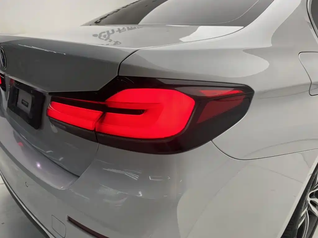 BMW 5 Series — фото 10