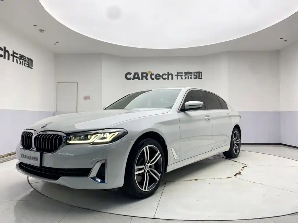 BMW 5 Series — фото 1