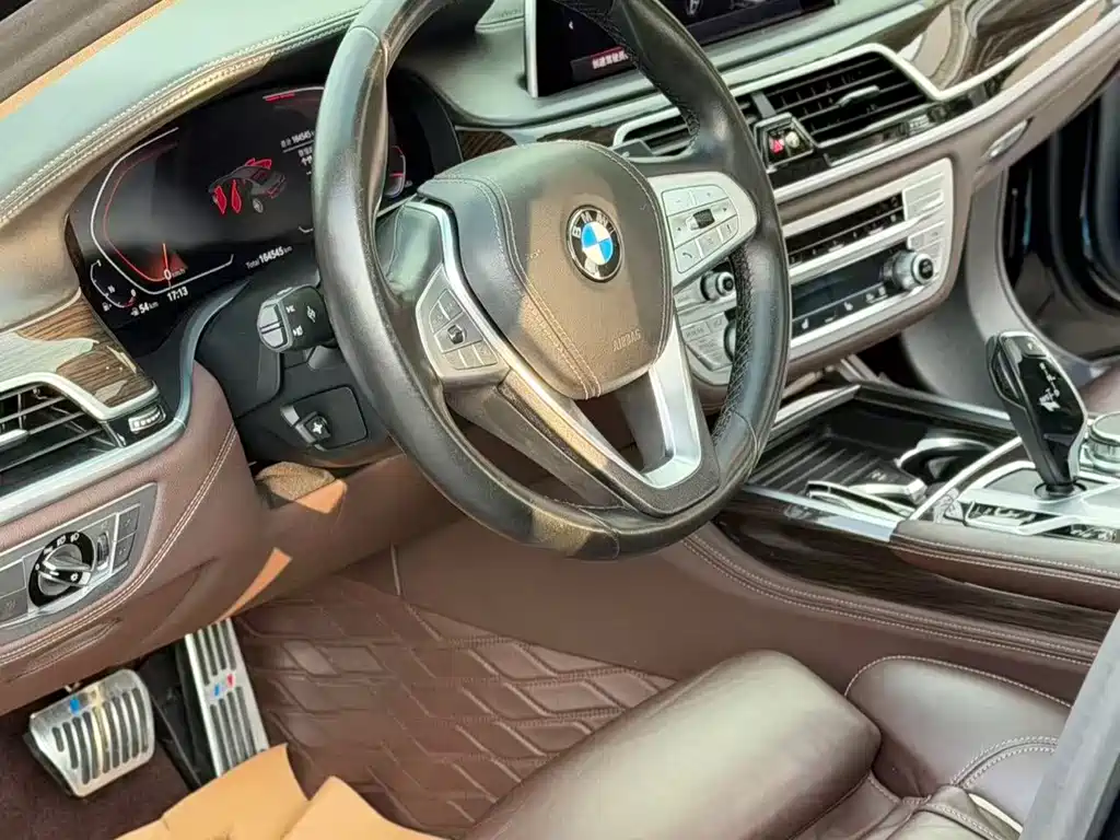 BMW 7 Series — фото 4