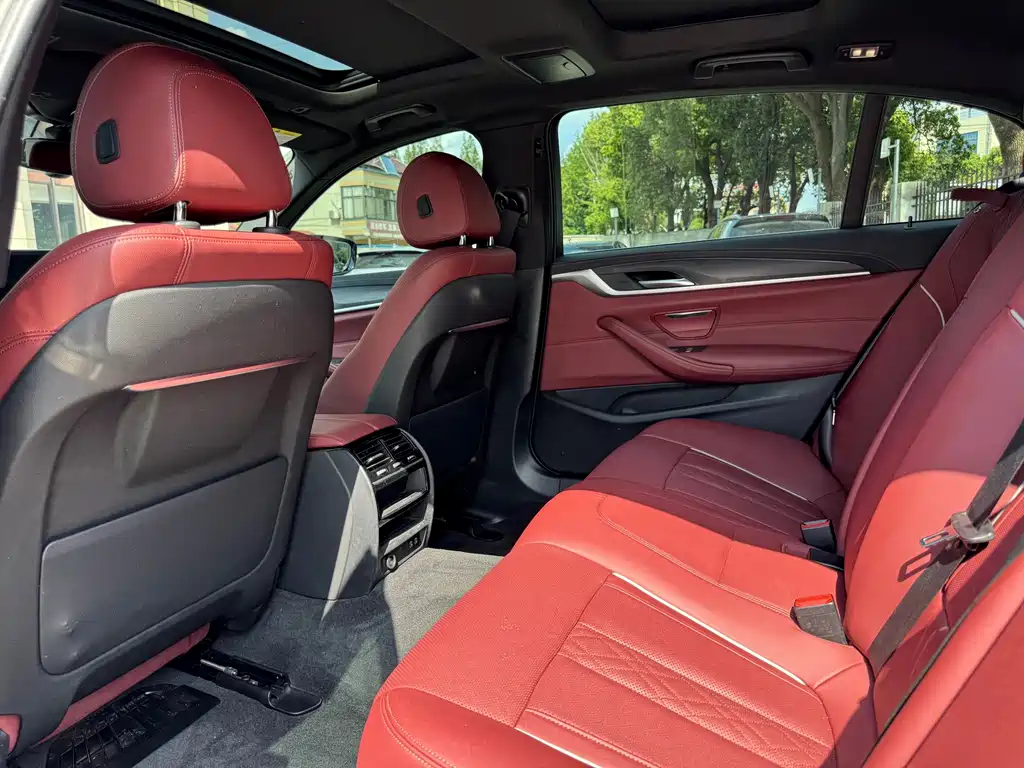 BMW 5 Series New Energy — фото 10