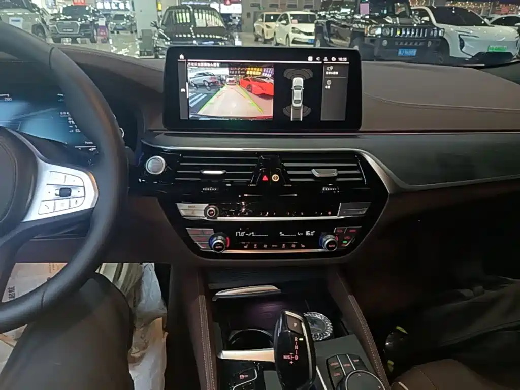 BMW 5 Series New Energy — фото 13
