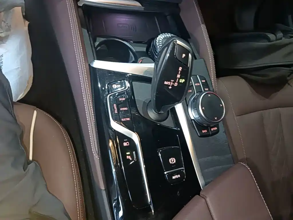 BMW 5 Series New Energy — фото 14
