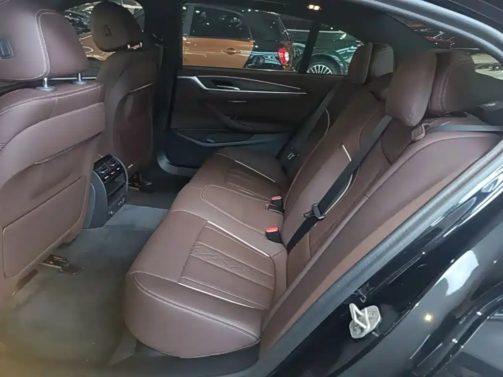 BMW 5 Series New Energy — фото 17