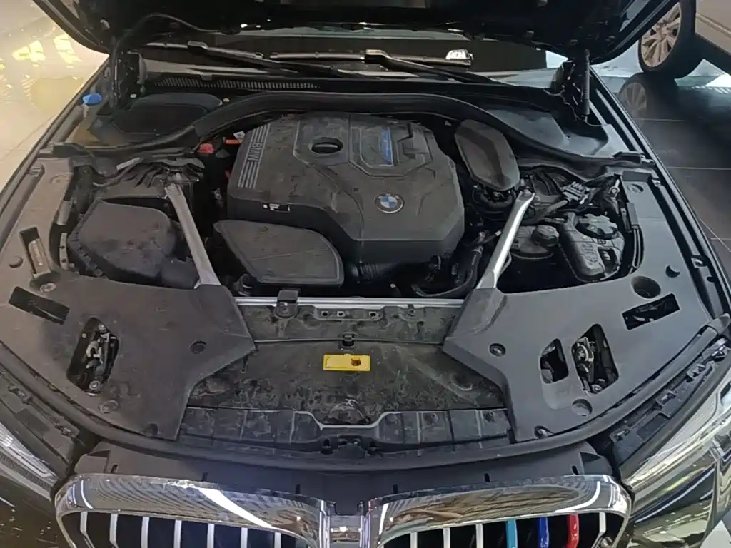 BMW 5 Series New Energy — фото 20