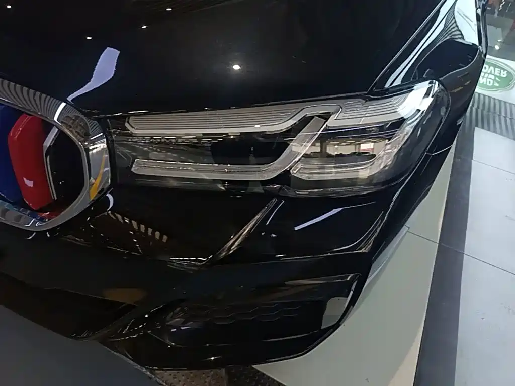 BMW 5 Series New Energy — фото 24