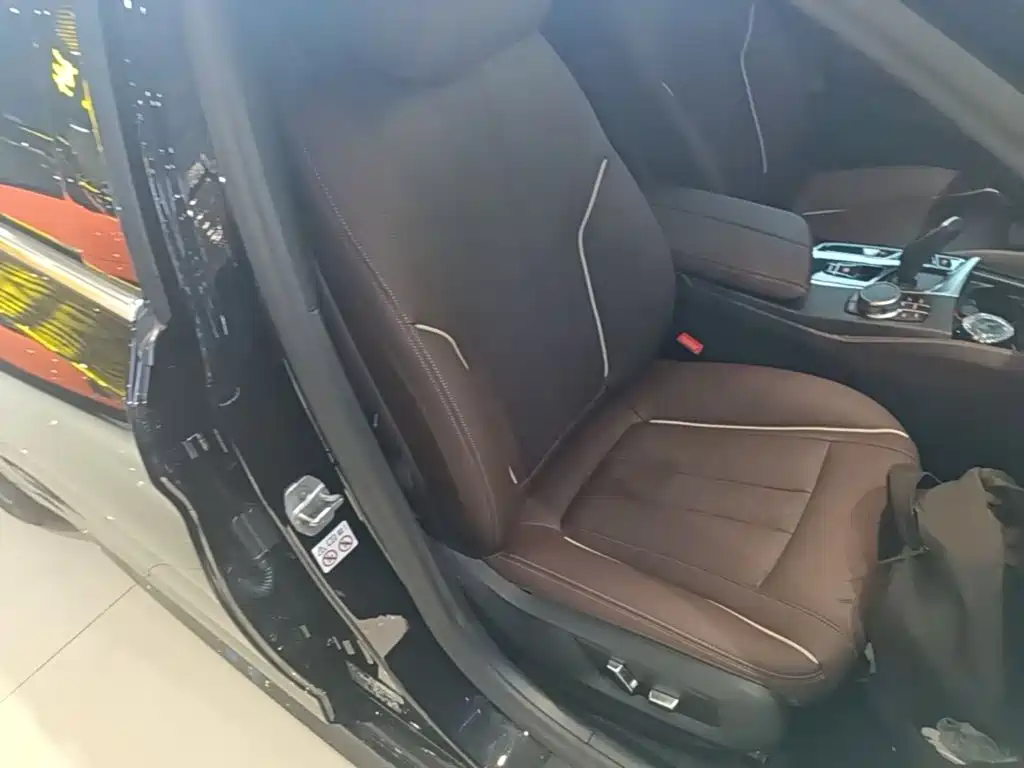 BMW 5 Series New Energy — фото 25