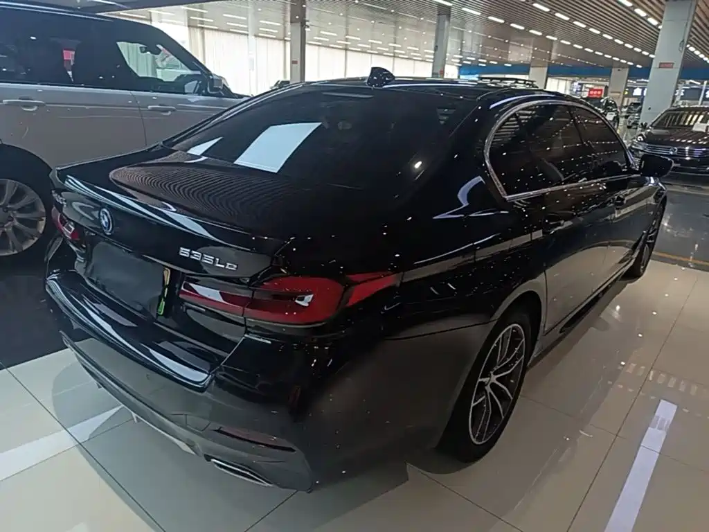 BMW 5 Series New Energy — фото 7