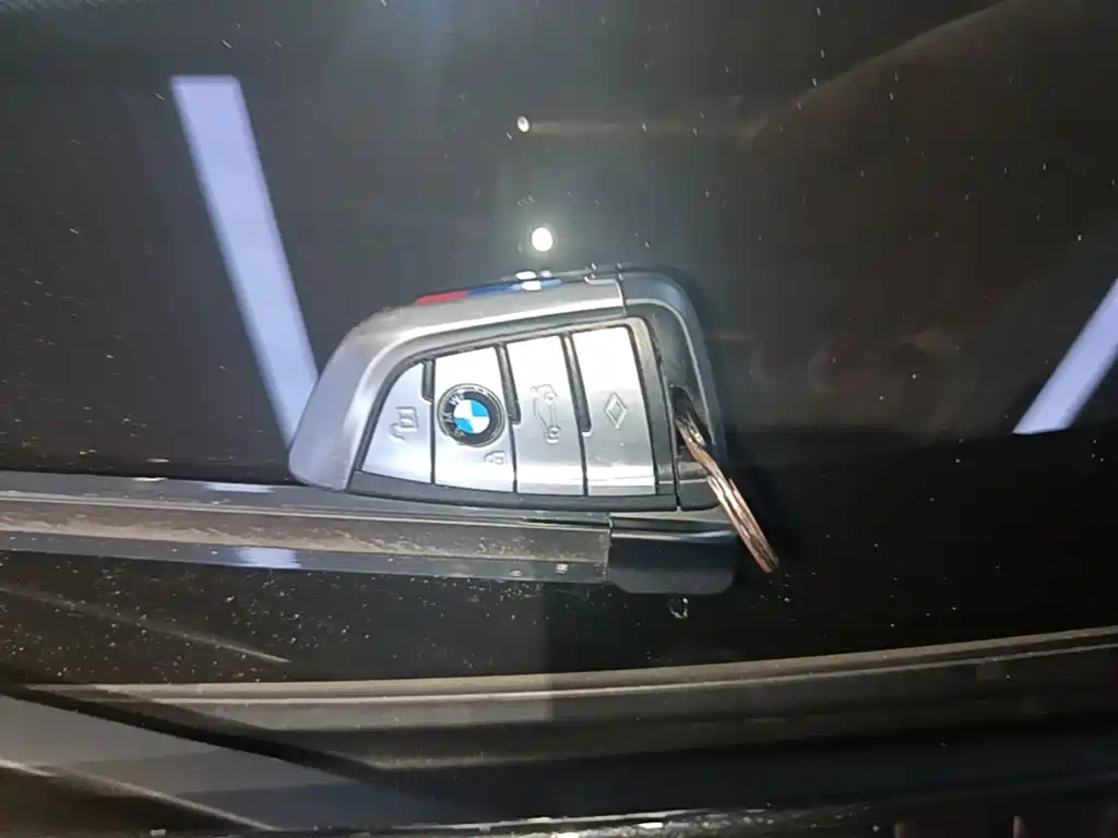 BMW 5 Series New Energy — фото 9