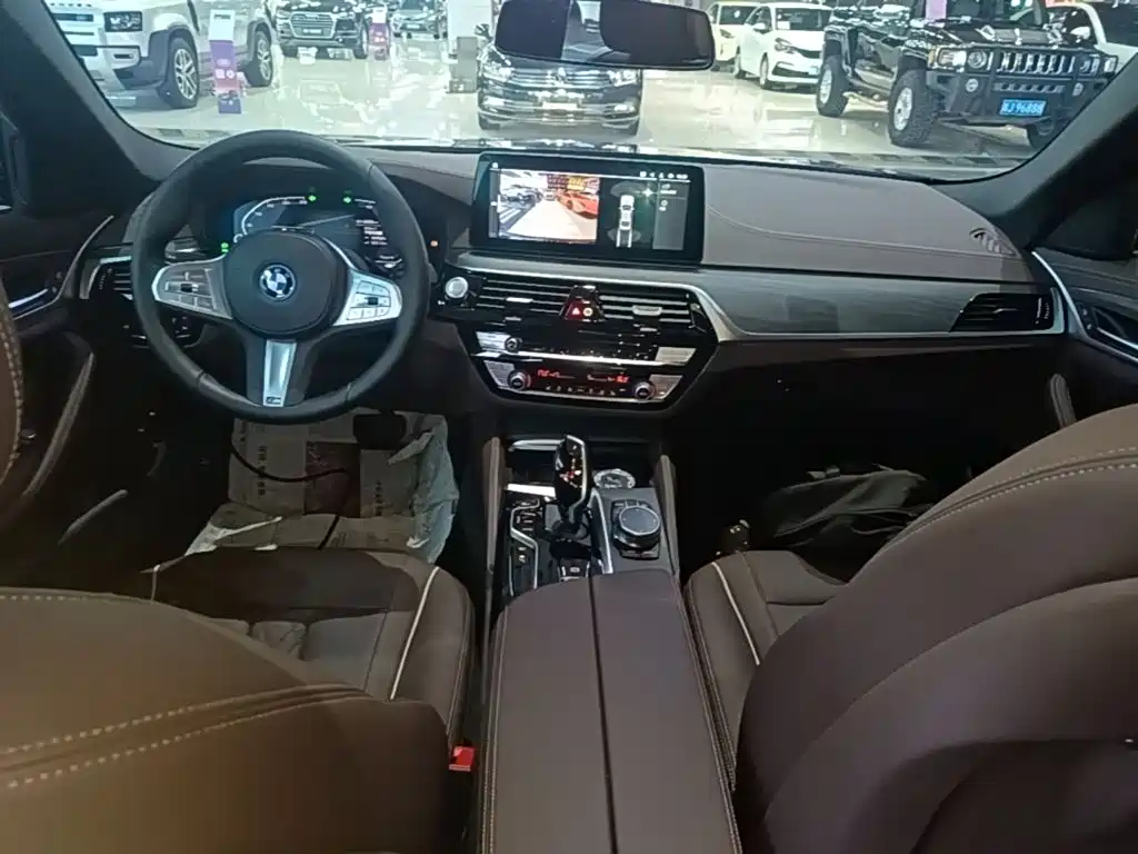 BMW 5 Series New Energy — фото 10