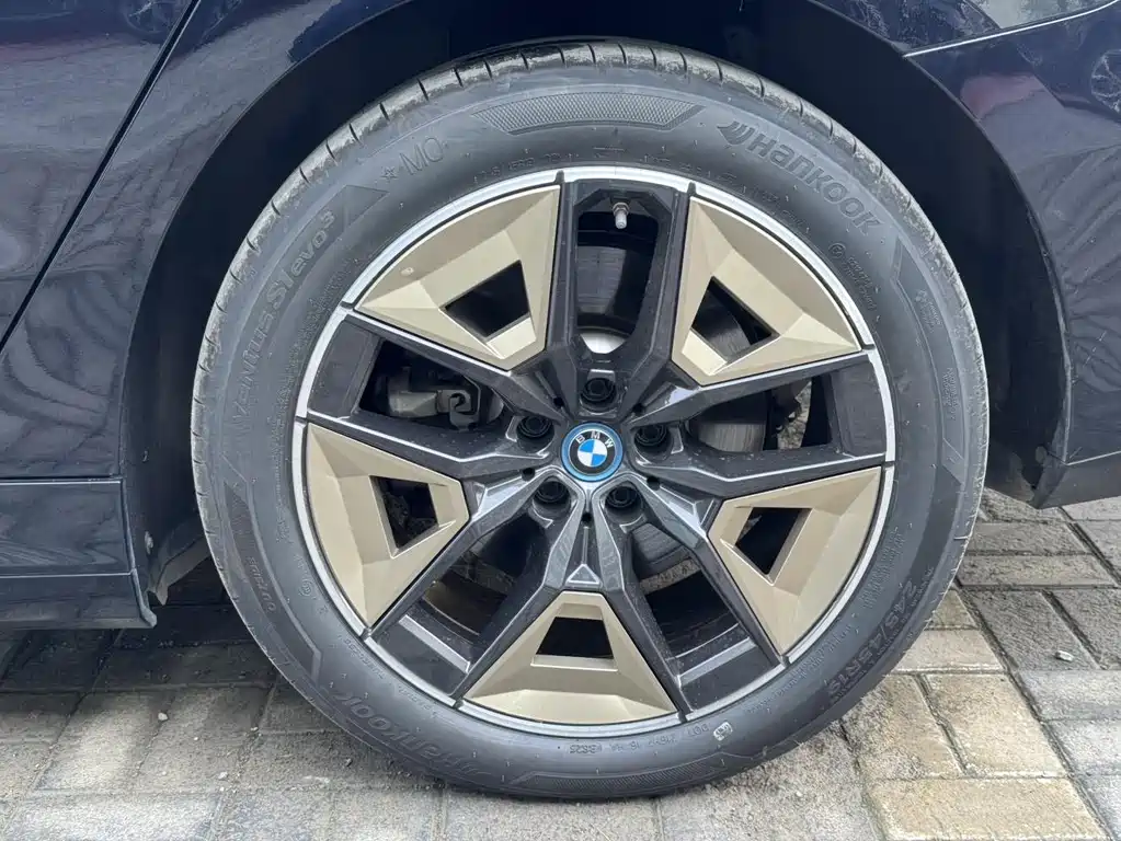 BMW i5 — фото 15