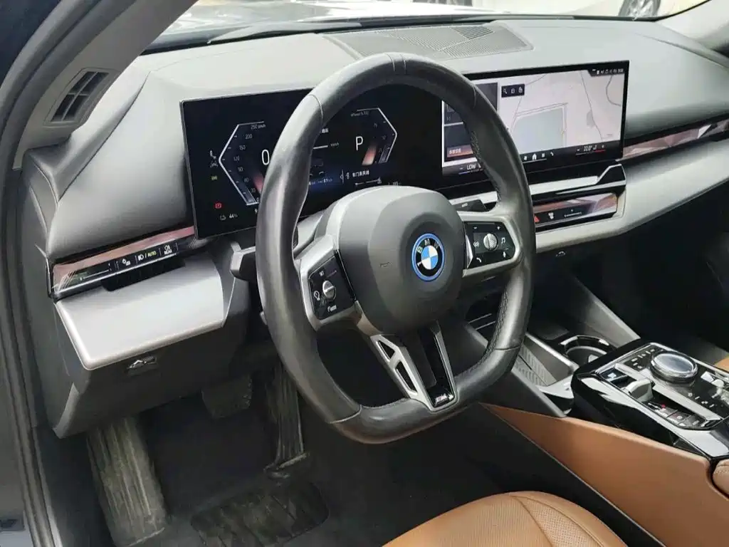 BMW i5 — фото 6