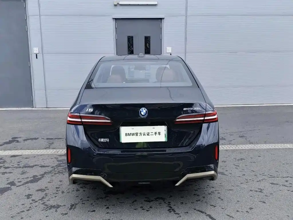 BMW i5 — фото 8