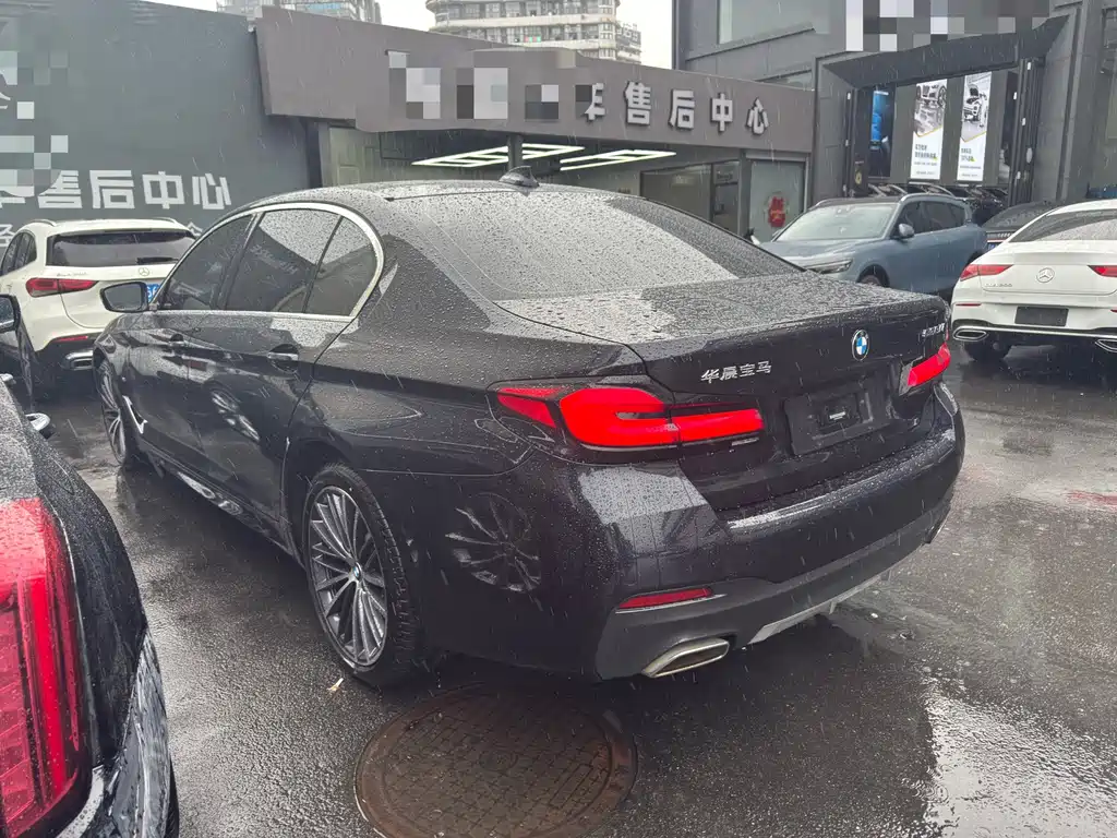 BMW 5 Series — фото 10