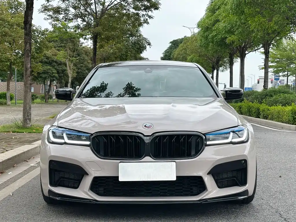 BMW 5 Series — фото 2