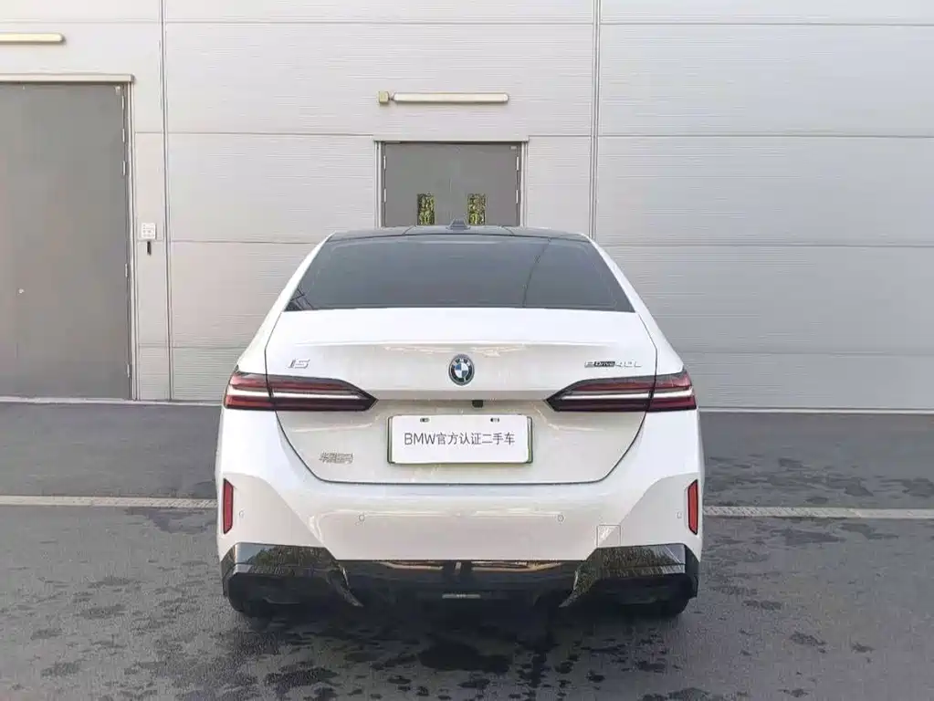 BMW i5 — фото 3