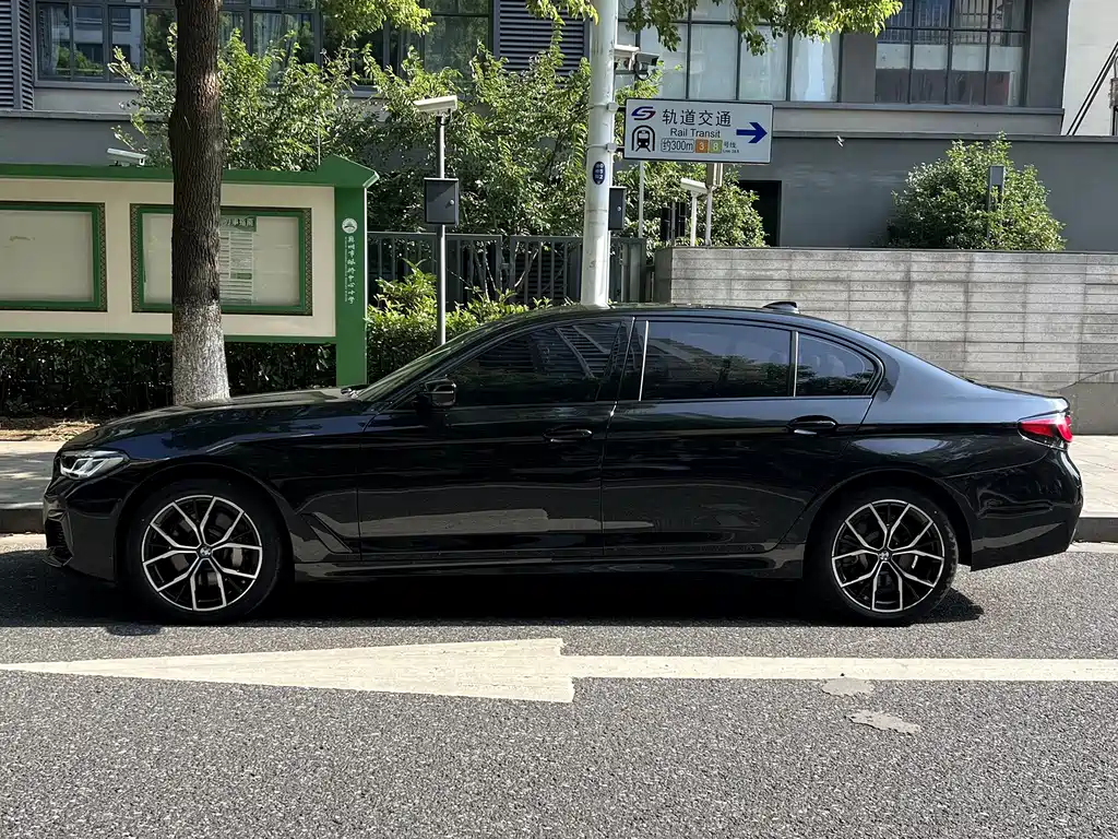 BMW 5 Series — фото 3