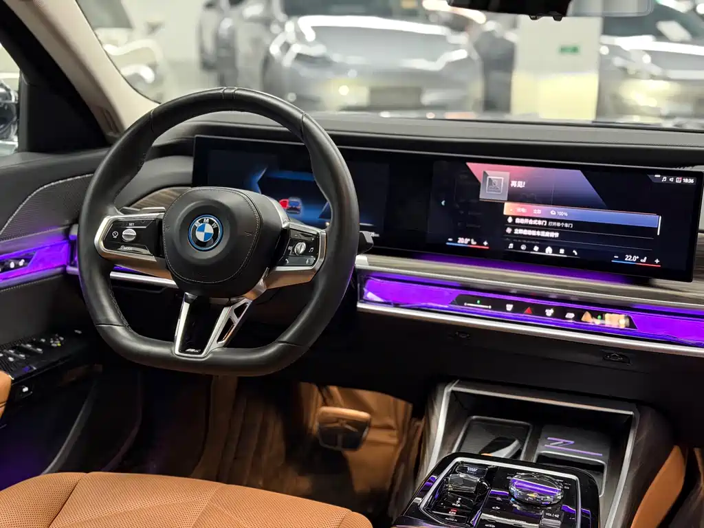BMW i7 — фото 3