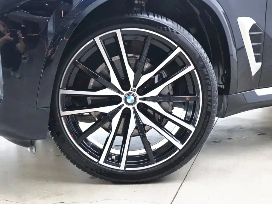 BMW X5 — фото 26