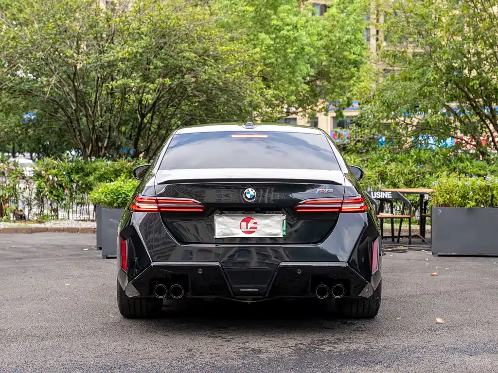 BMW M5 New Energy — фото 5