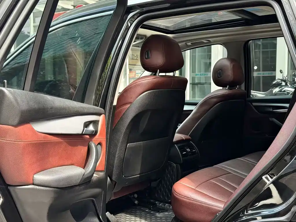 BMW X5 (Import) — фото 6