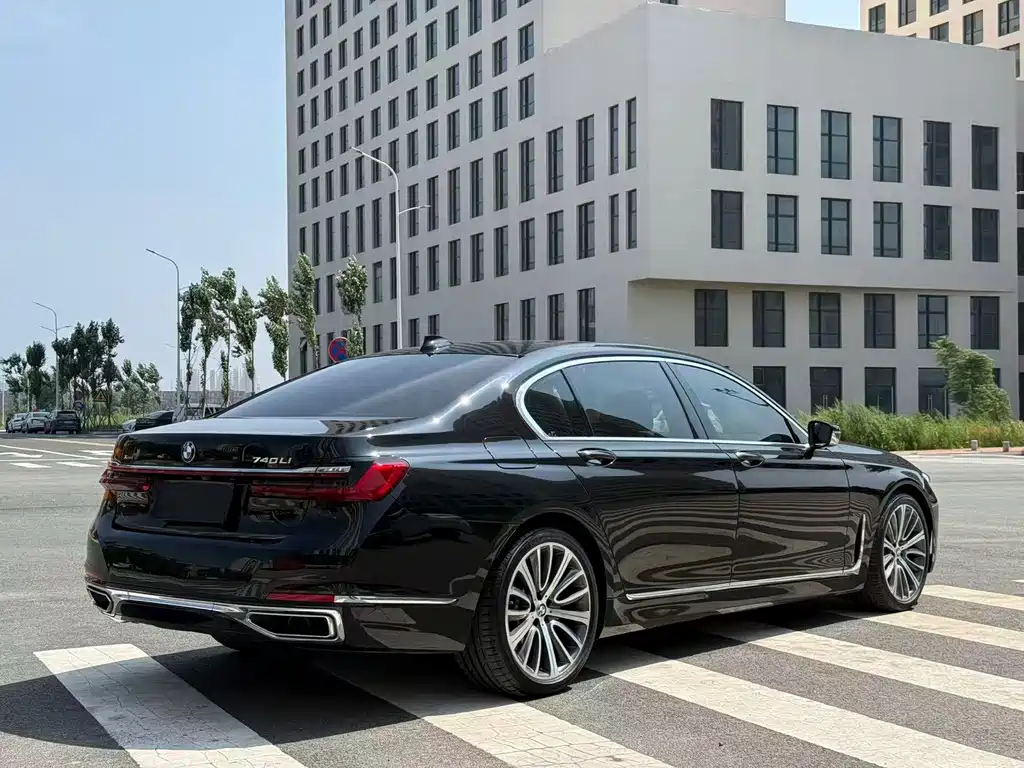 BMW 7 Series — фото 4