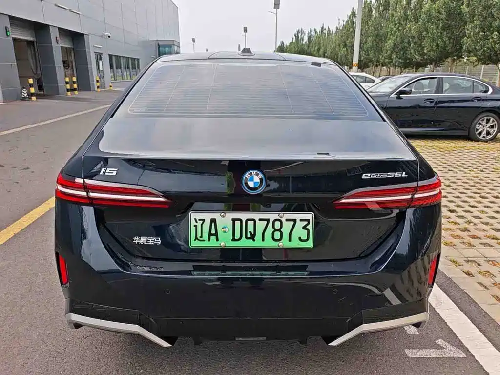 BMW i5 — фото 3