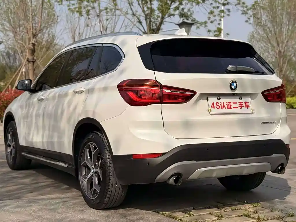 BMW X1 — фото 8