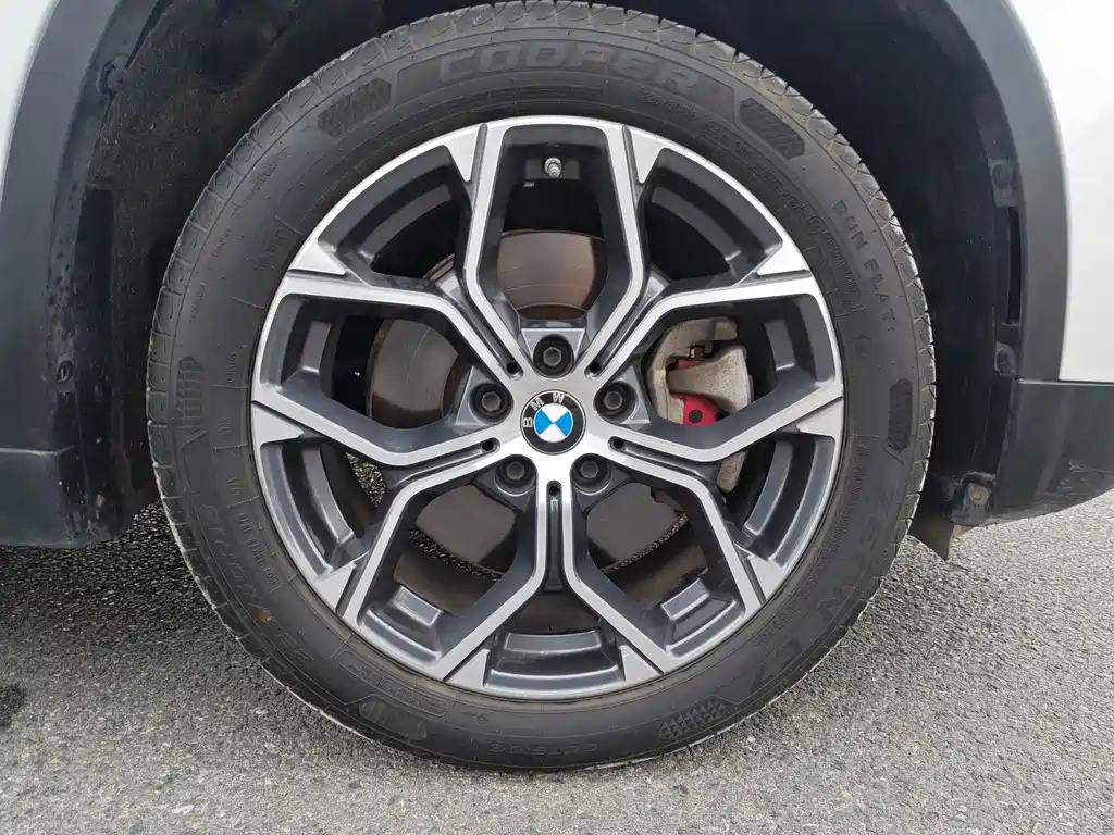 BMW X1 — фото 9
